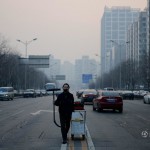 Künstler presst Pekinger Smog nach 100 Tagen zu einem Ziegelstein